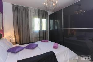 Apartments with a parking space Kastel Sucurac, Kastela - 12445