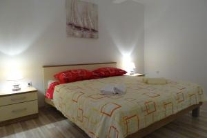 Apartments by the sea Zaklopatica, Lastovo - 12452