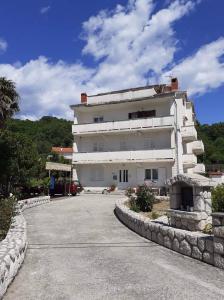 Apartments and rooms by the sea Kampor, Rab - 12473 