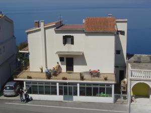 Apartments by the sea Podgora, Makarska - 12465 