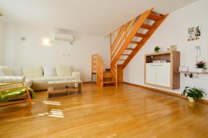 Apartments with a parking space Zadar - 12480