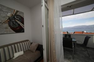 Apartments with parking space Supetar, Brac - 12489