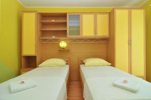 Apartments by the sea Slatine, Ciovo - 12491