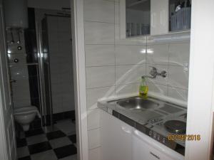 Apartments with WiFi Necujam, Solta - 12500