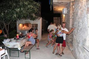 Holiday house with a parking space Borje, Peljesac - 12506