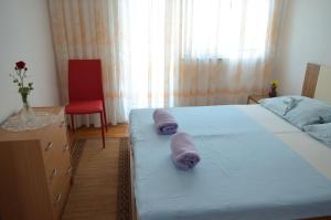 Apartments with a parking space Pirovac, Sibenik - 12508