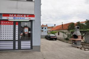 Apartments with a parking space Zadar - 12514