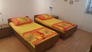 Apartments with parking space Tribunj, Vodice - 12529