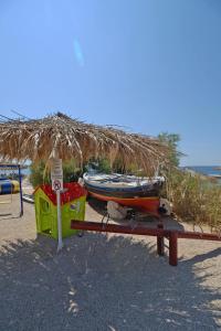 Apartments by the sea Mandre, Pag - 12567