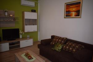 Apartments with a parking space Kastel Stari, Kastela - 12568