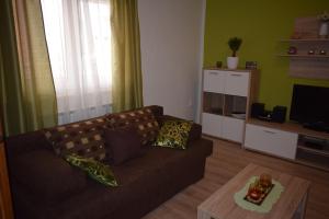 Apartments with a parking space Kastel Stari, Kastela - 12568