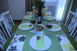 Apartments with a parking space Kastel Stari, Kastela - 12568