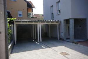 Apartments with a parking space Zagreb - 12573