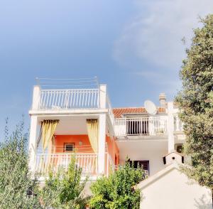 Apartments by the sea Grebastica, Sibenik - 12588 