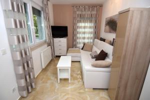 Apartments with a parking space Zagreb - 12573