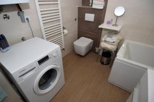 Apartments with a parking space Zagreb - 12573