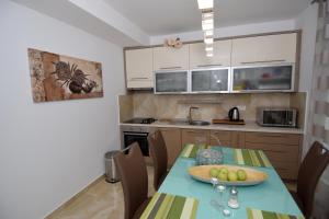 Apartments with a parking space Zagreb - 12573