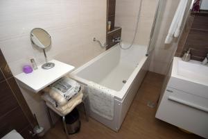 Apartments with a parking space Zagreb - 12573