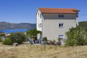 Apartments with a parking space Seget Vranjica, Trogir - 12612