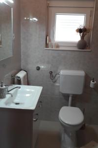 Apartments with parking space Vinisce, Trogir - 12637