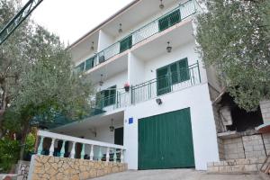 Apartments by the sea Poljica, Trogir - 12653