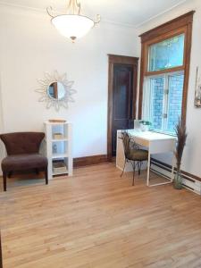 BIG 3BR appartment at Olympic Stadium at PIE-IX Metro station