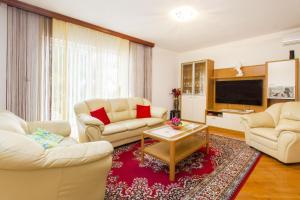 Four-Bedroom Holiday Home room in Holiday house with a parking space Vodice - 12654