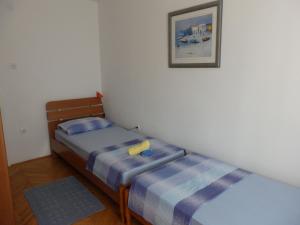 Apartments by the sea Podgora, Makarska - 12669