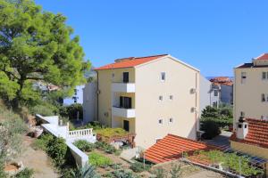 Apartments by the sea Duce, Omis - 12687 