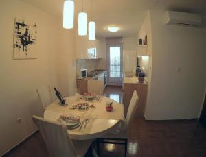 Apartments with WiFi Zadar - 12683