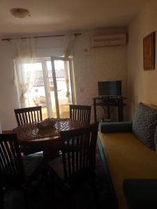 Apartments by the sea Mavarstica, Ciovo - 12696