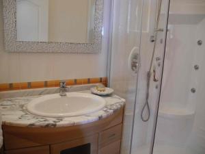 Apartments by the sea Jezera, Murter - 12728