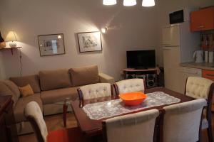 Apartments by the sea Biograd na Moru, Biograd - 12747