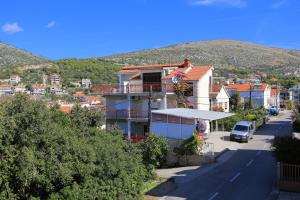 Apartments with a parking space Seget Vranjica, Trogir - 12760