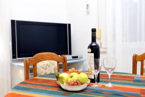 Apartments with parking space Seget Vranjica, Trogir - 12760