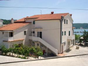 Apartments and rooms with a swimming pool Kampor, Rab - 12773 