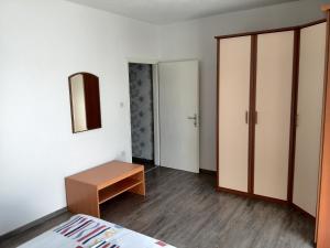 Apartments and rooms with a swimming pool Kampor, Rab - 12773