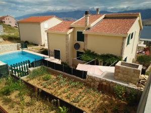 Family friendly apartments with a swimming pool Pag - 12795