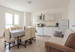 Apartments with a parking space Biograd na Moru Biograd 12796