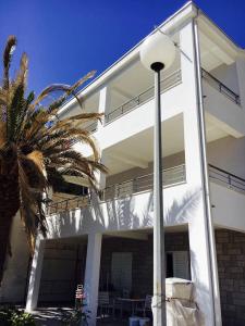 Apartments by the sea Duboka, Neretva Delta - Usce Neretve - 12842 - 3hvězdičkové hotely ve městě Klek