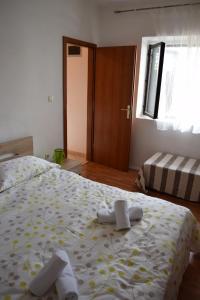 Apartments with a parking space Split - 12846