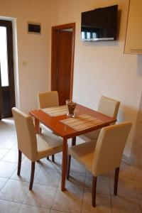 Apartments with a parking space Split - 12846