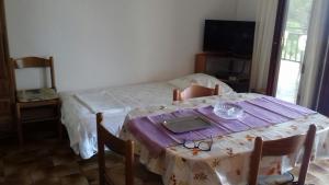 Studio Orebic 12850b