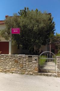 Apartments with WiFi Fazana - 12862 