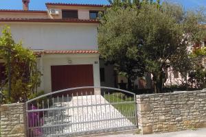 Apartments with WiFi Fazana - 12862 