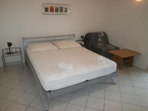 Apartments with parking space Nin, Zadar - 12864