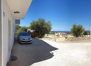 Apartments with parking space Bilo, Primosten - 12870