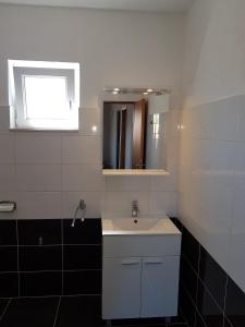 Family friendly seaside apartments Kanica, Rogoznica - 12895