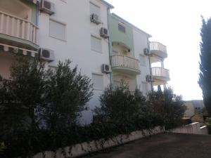 Apartments by the sea Seget Vranjica, Trogir - 12915