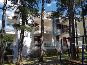 Apartments with a swimming pool Jadranovo, Crikvenica - 12921 